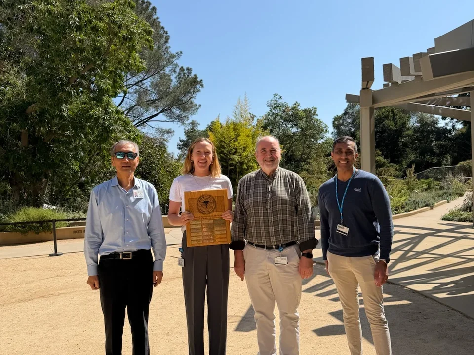 Erika wins the UCLA Moses Greenfield Award for outstanding research and potential in the Physics and Biology in Medicine IDP